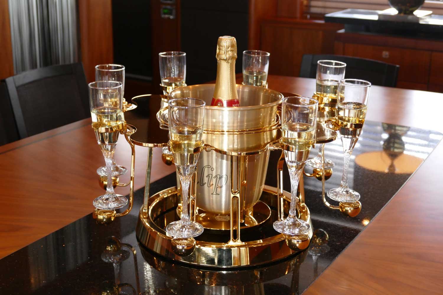 écrin à champagne de luxe or édition sur yacht